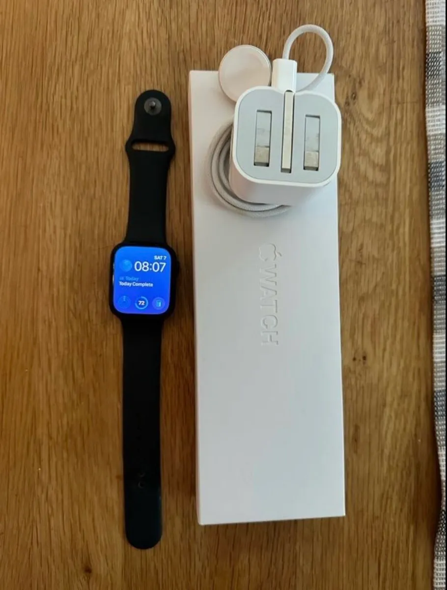 Apple Watch Series 9 45mm - Image 2