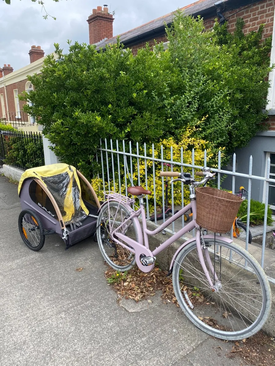 Stylish City Bike + Burley Kids Trailer - Image 1