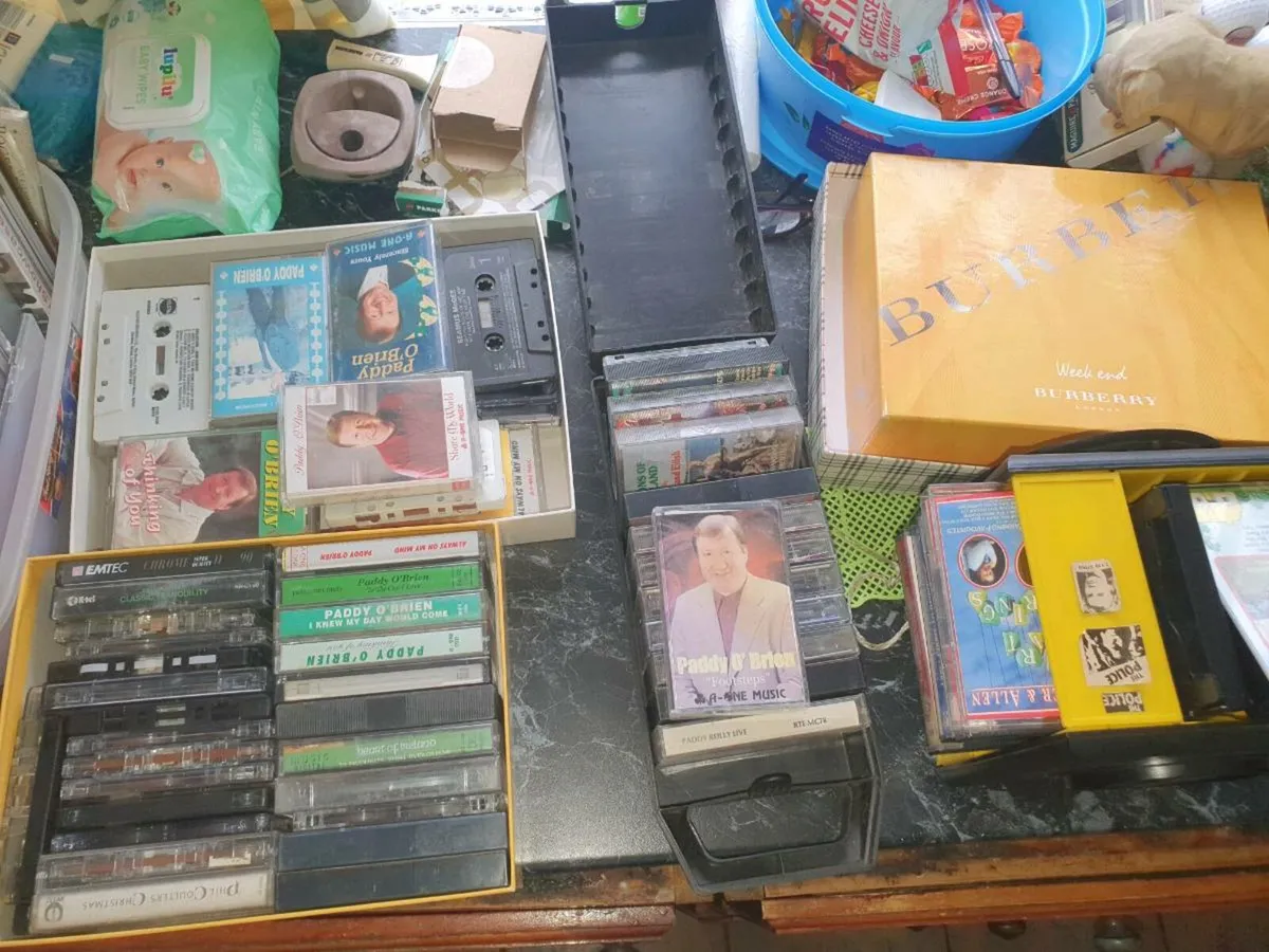 Country music TAPES/CD - Image 2