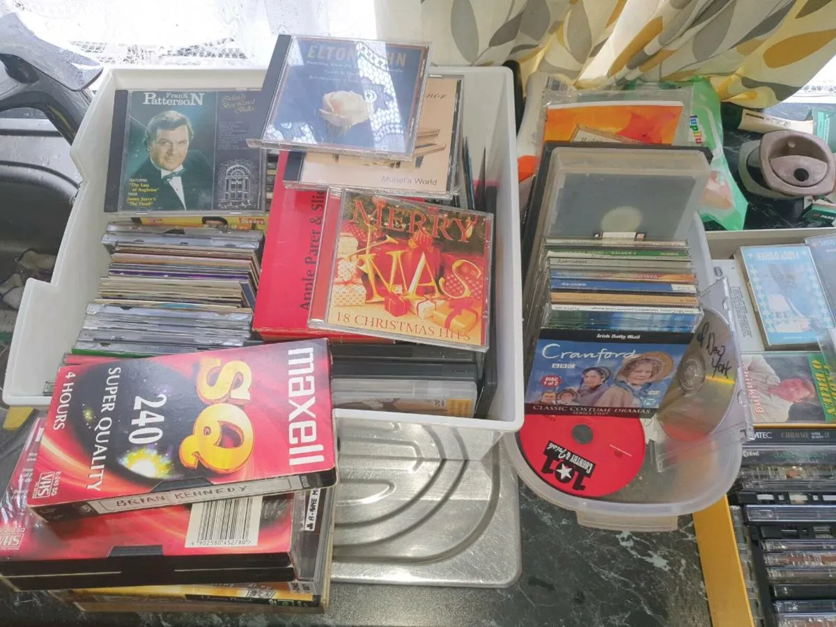 Country music TAPES/CD - Image 3