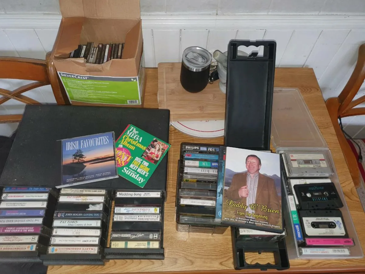 Country music TAPES/CD - Image 4