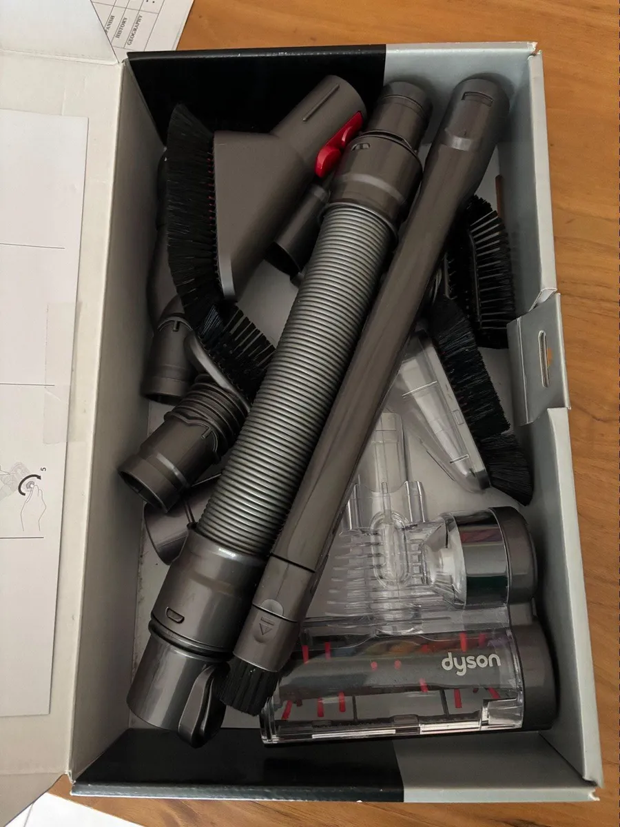 Dyson car cleaning kit - Image 2