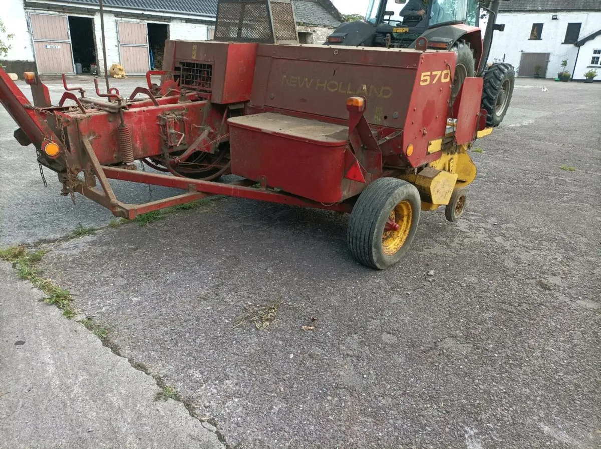 New Holland square baler - Image 1