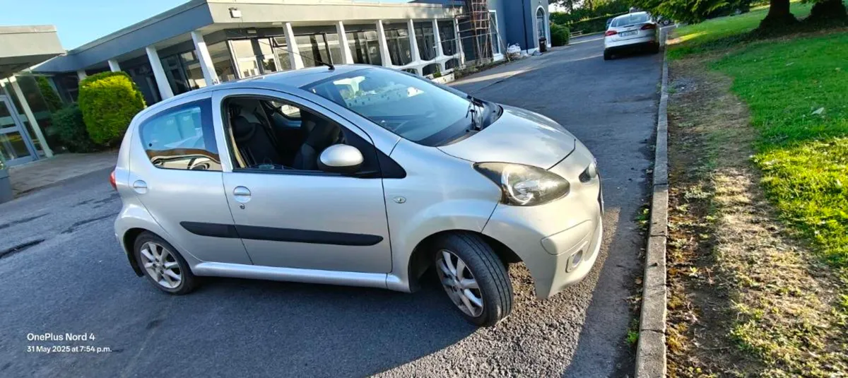 Toyota Aygo Platinum 2009 manual low mileage - Image 3