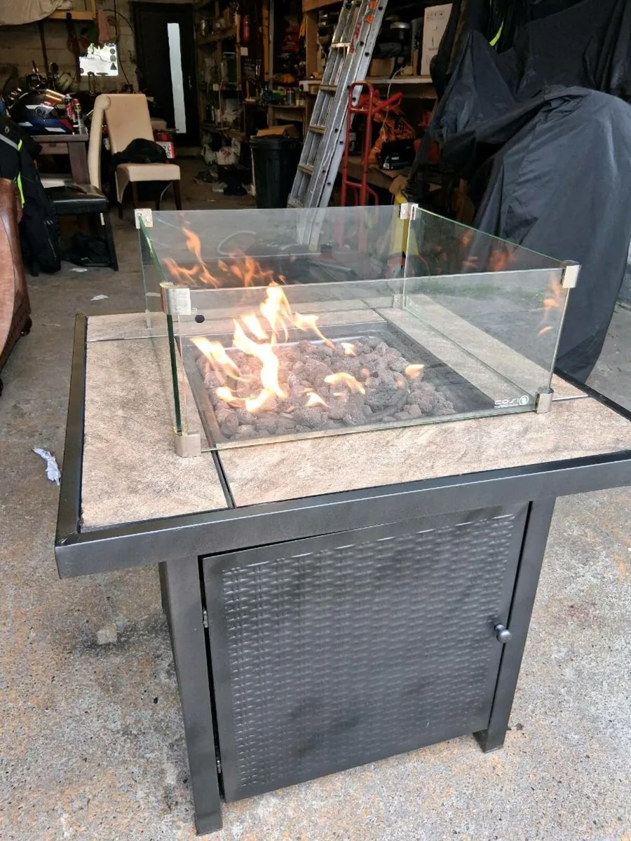 Gas firepit table - Image 1