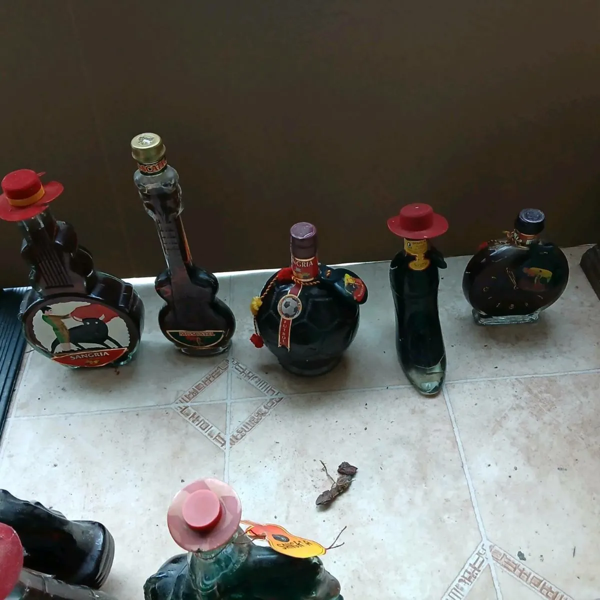 SOUVENIR BOTTLES OF SANGRIA - Image 2