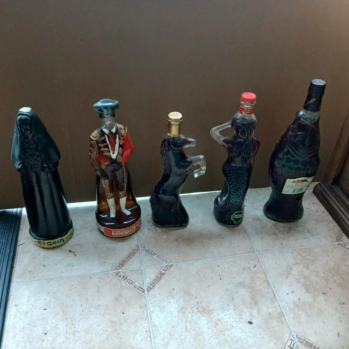 SOUVENIR BOTTLES OF SANGRIA - Image 3
