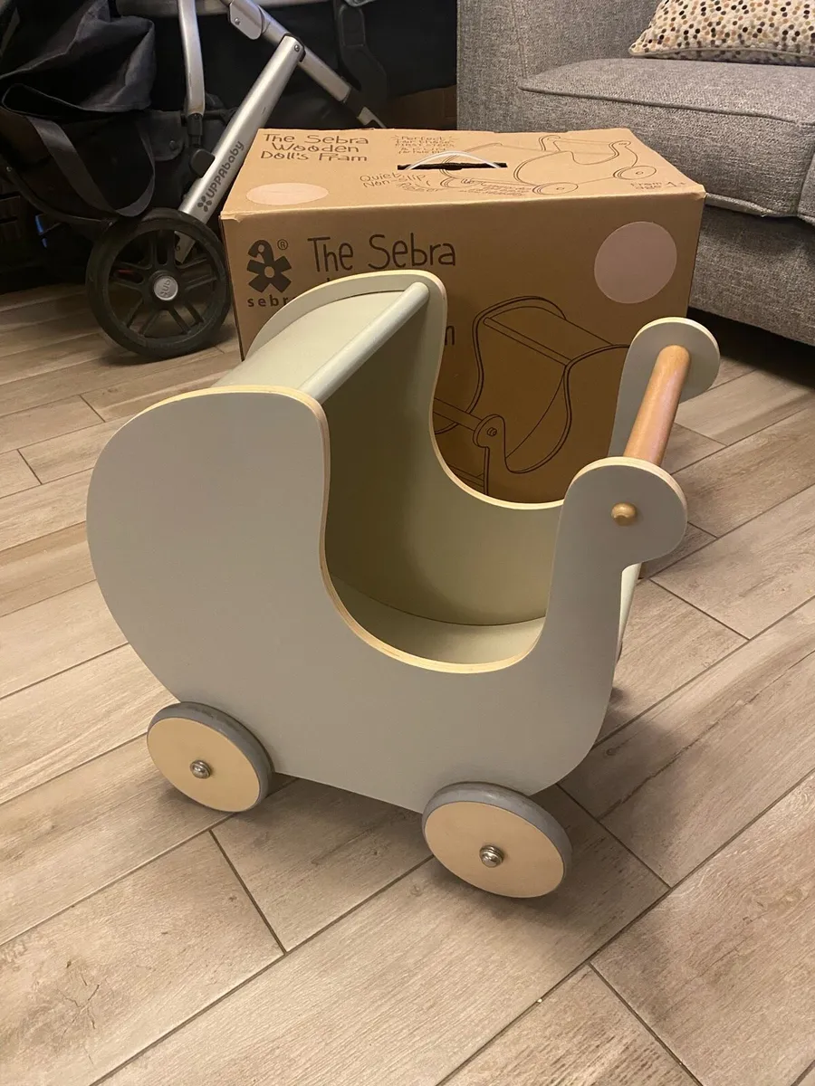Sebra wooden dolls pram - Image 1