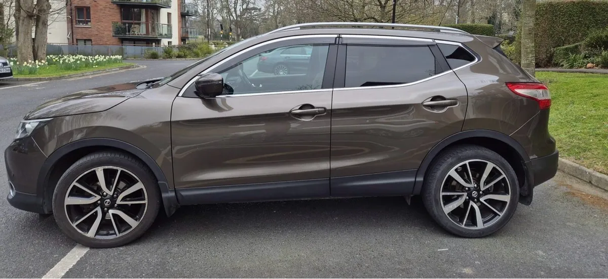 2014 Nissan Qashqai 1.6 SVE CVT HCP DR HIGH-SPEC - Image 3