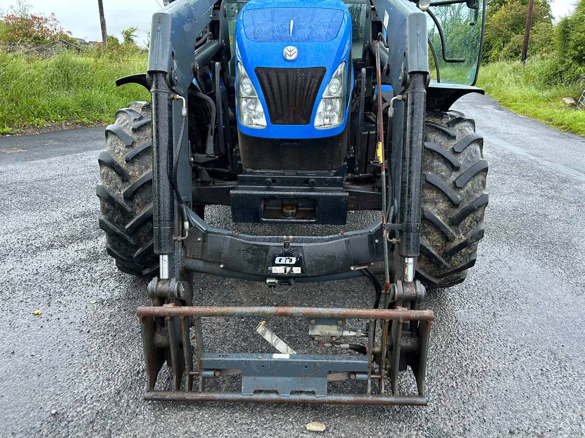 2016 New Holland T5-105 with Quicke Loader - Image 2