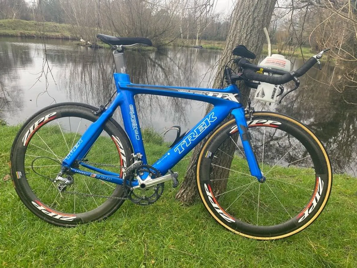 Trek Equinox 9.0 TT Bike - Fast & Aero - Image 2