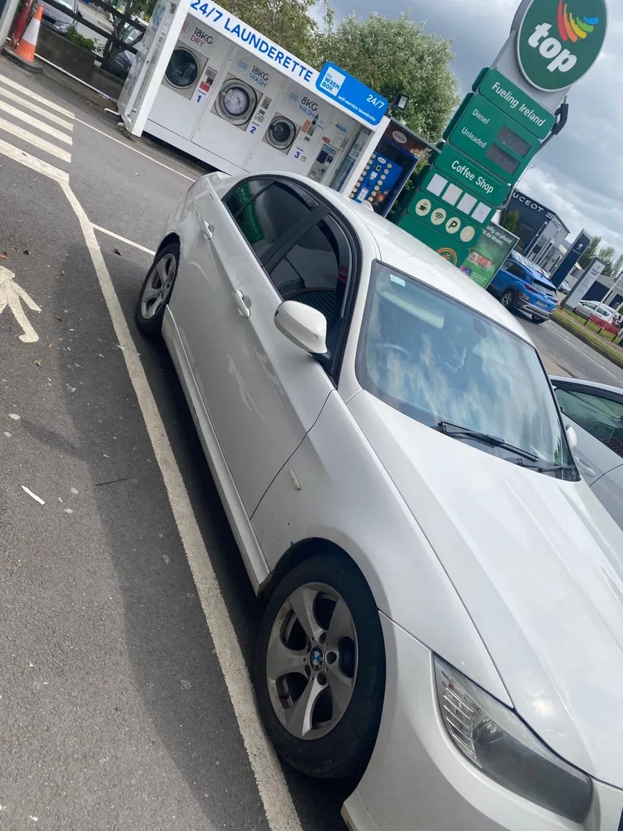 320 BMW - Image 1