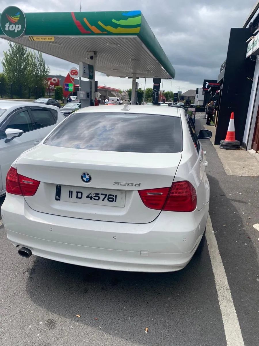 320 BMW - Image 3