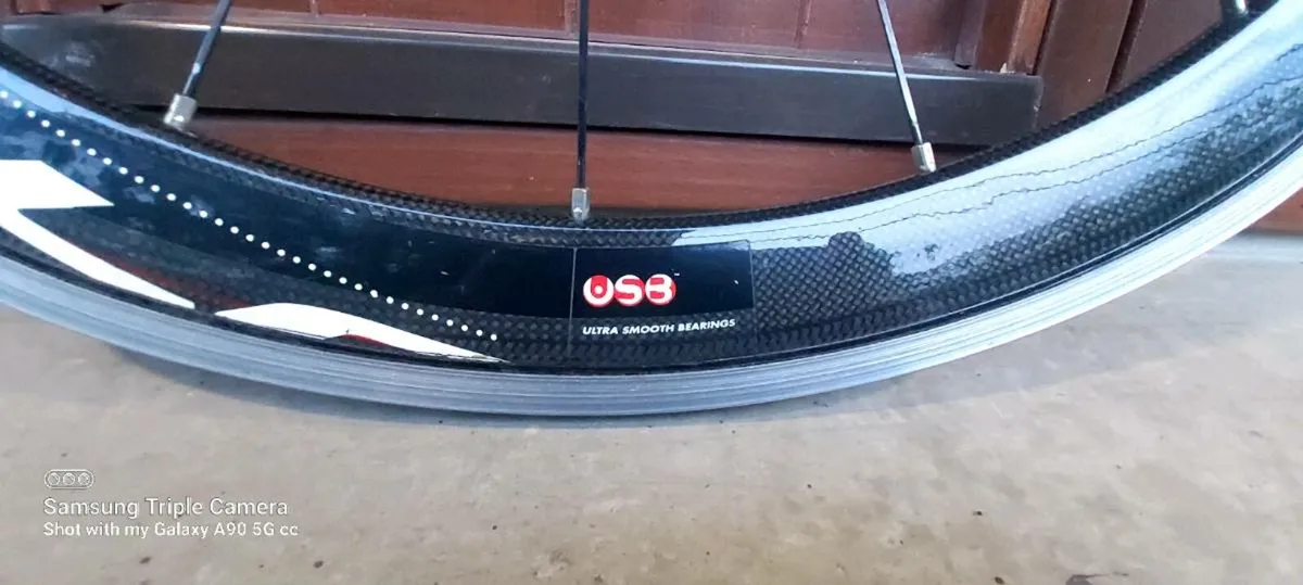 Carbon wheel Campagnolo - Image 3