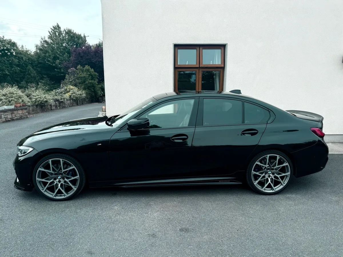 BMW M 340d - Image 1