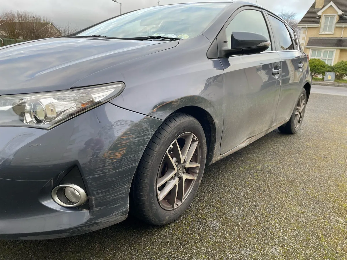 (142) Toyota Auris 1.4 D4D - Image 2