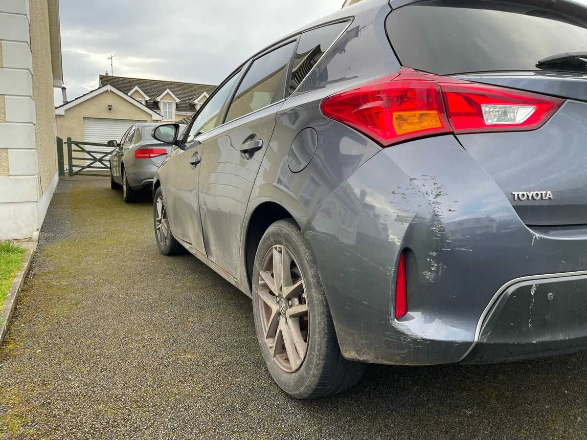 (142) Toyota Auris 1.4 D4D - Image 4