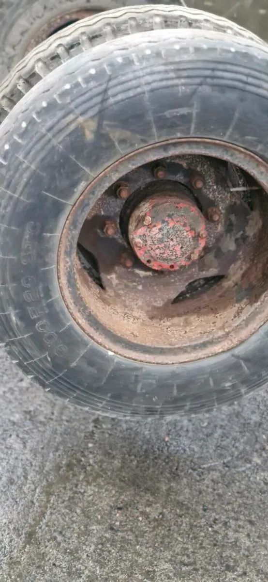 Axle - Image 1