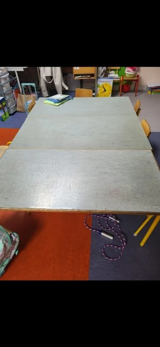 school desks and chairs - Image 1