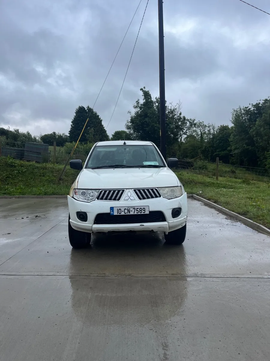 Mitsubishi L200 2010 - Image 1
