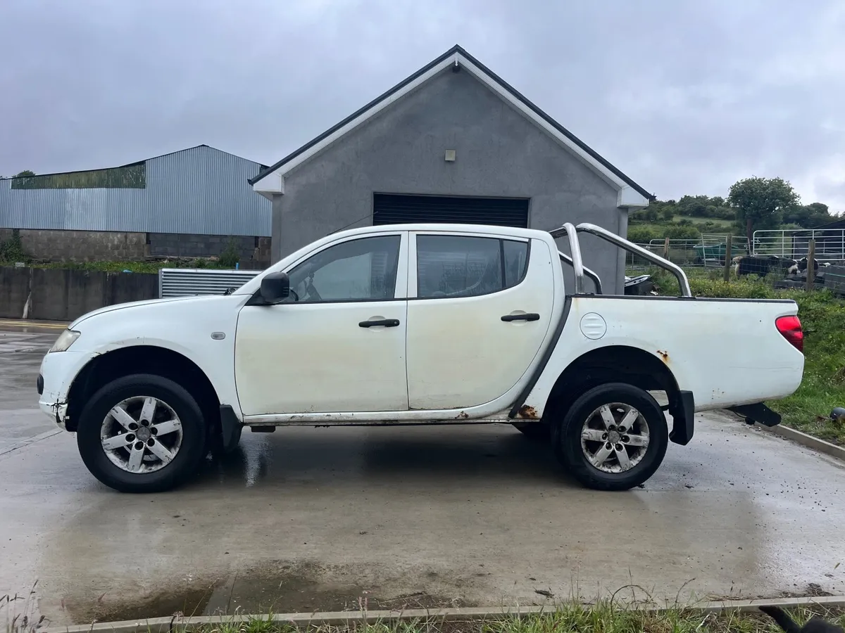 Mitsubishi L200 2010 - Image 2