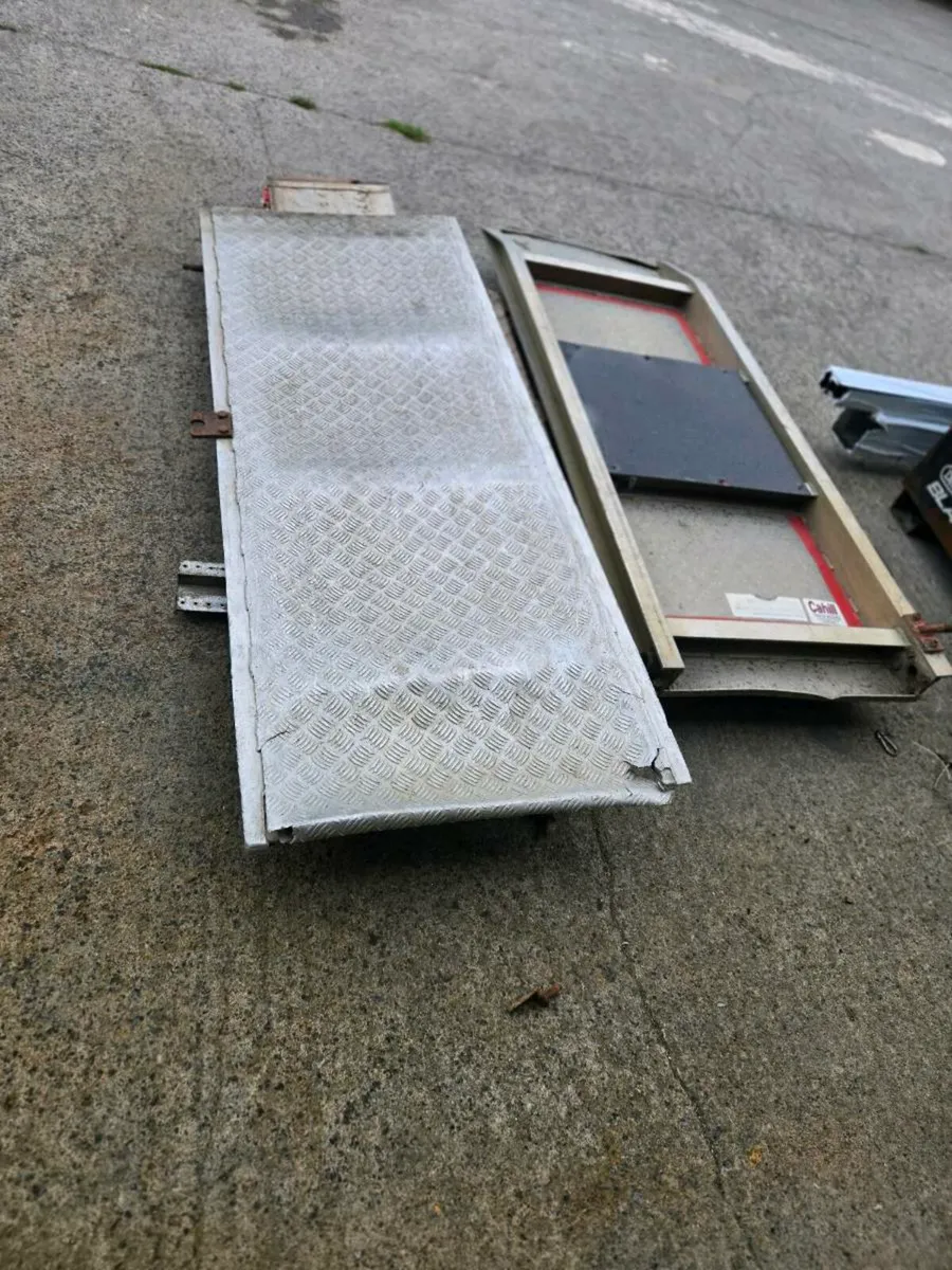 Aluminium loading ramps and drop sides - Image 1