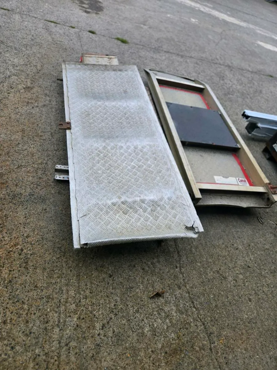 Aluminium loading ramps and drop sides - Image 2