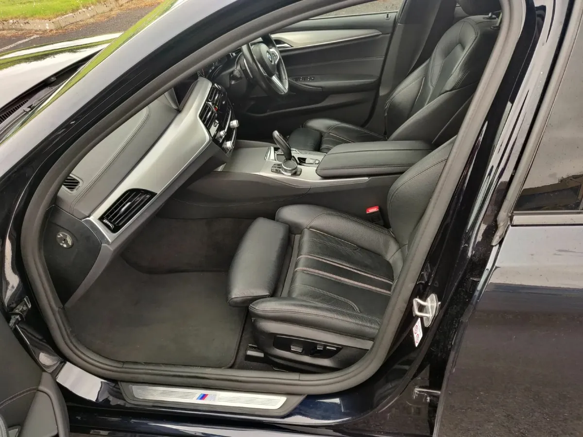 BMW 5 Series 2018 530e M Sport Carbon Black - Image 2