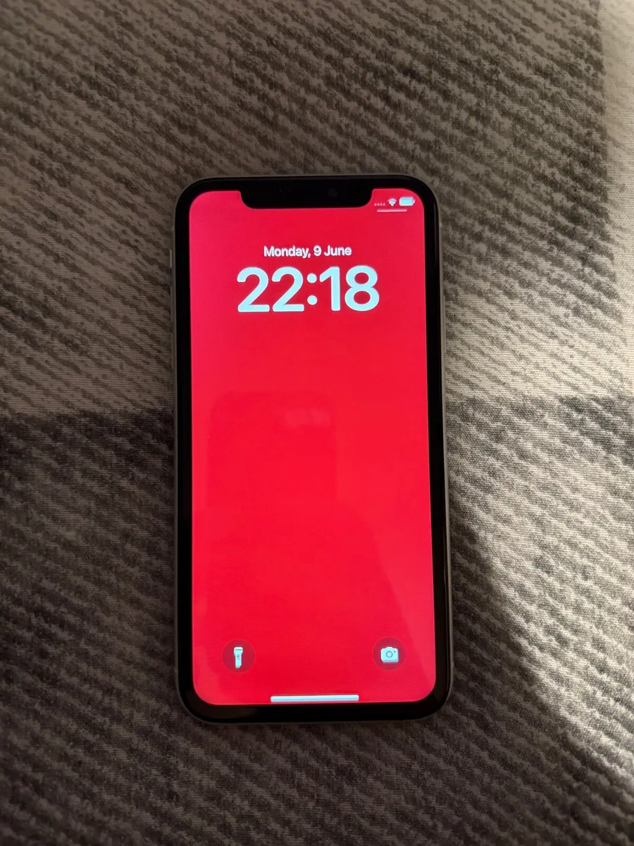 iPhone 11 - Image 2