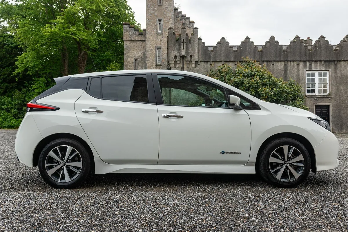 Nissan Leaf 2018 - Image 2