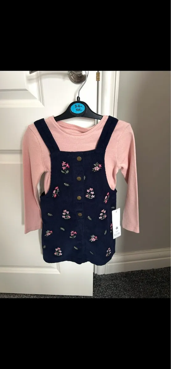 Girls clothes x 3 outfits - Image 1