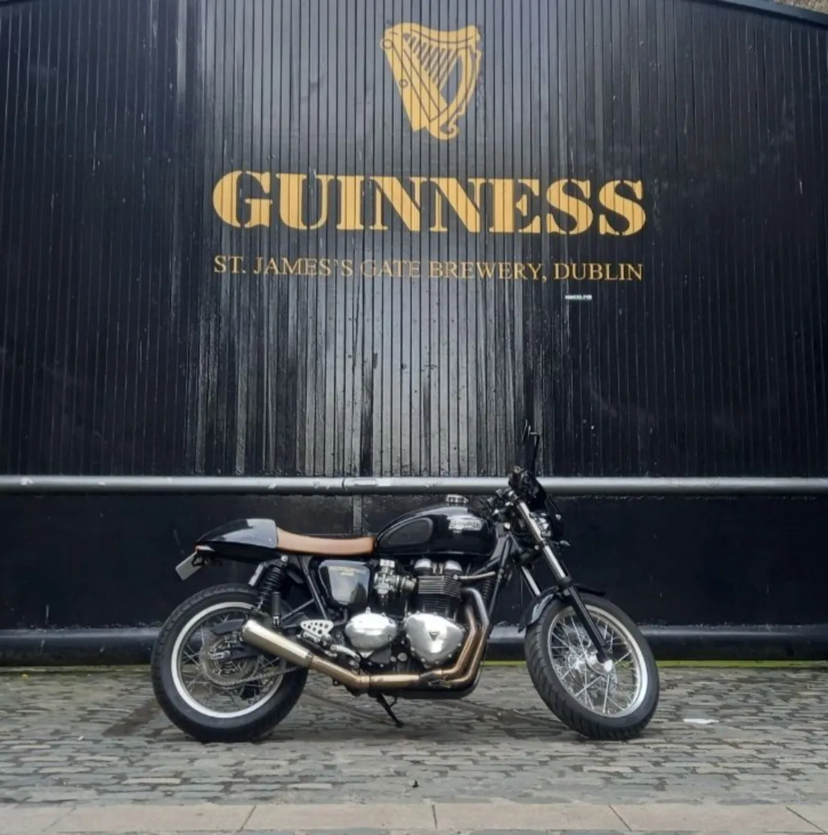 2012 Triumph Thruxton 900 - Image 1