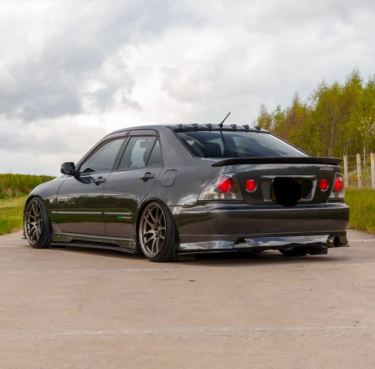 Toyota altezza - Image 1