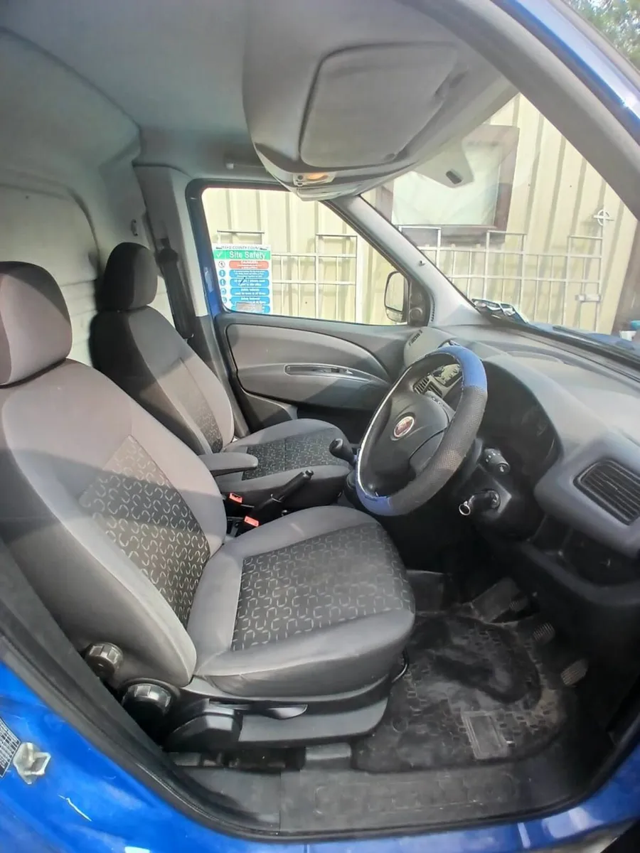 Fiat Doblo 2010 - Image 2