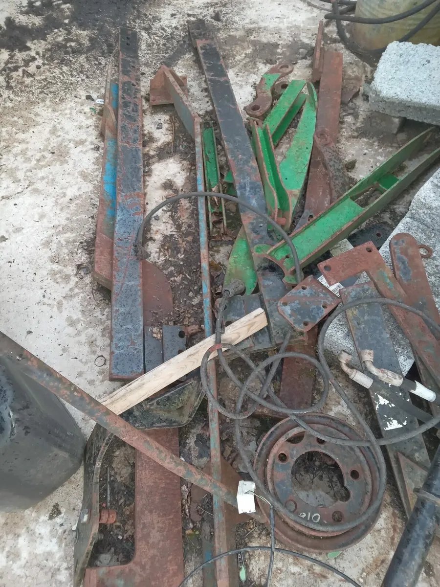 Hydraulic rams - Image 2
