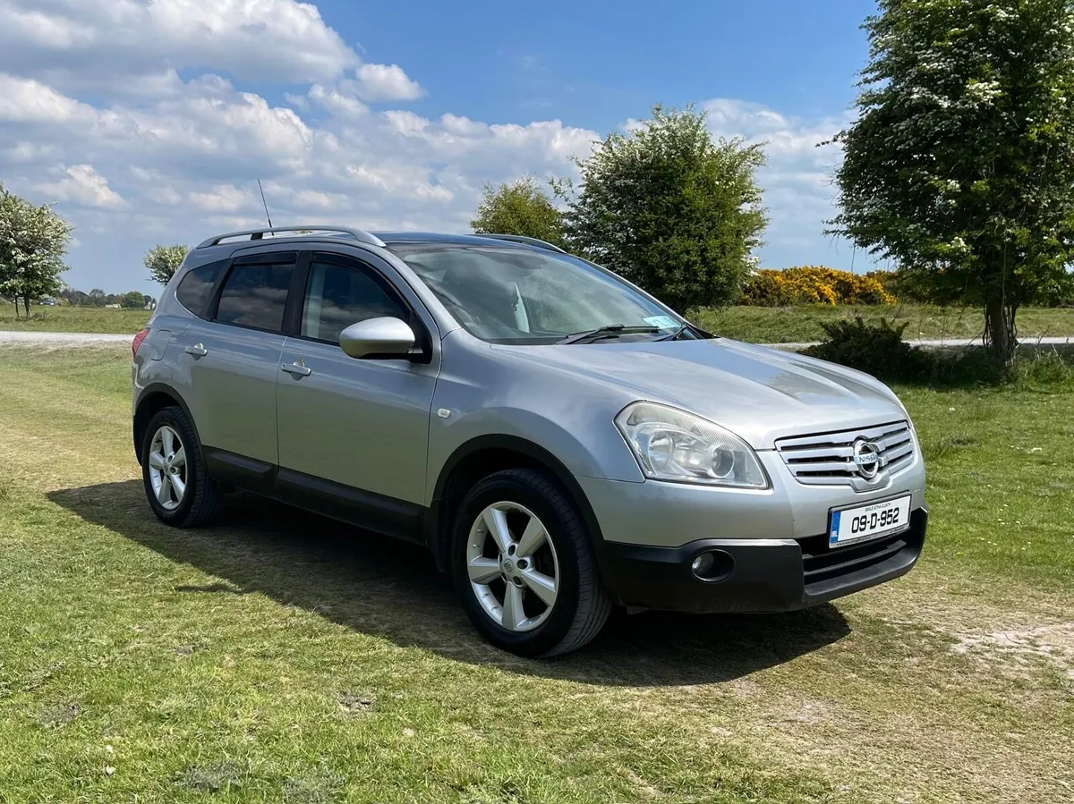 Nissan Qashqai 7 seater - Image 1