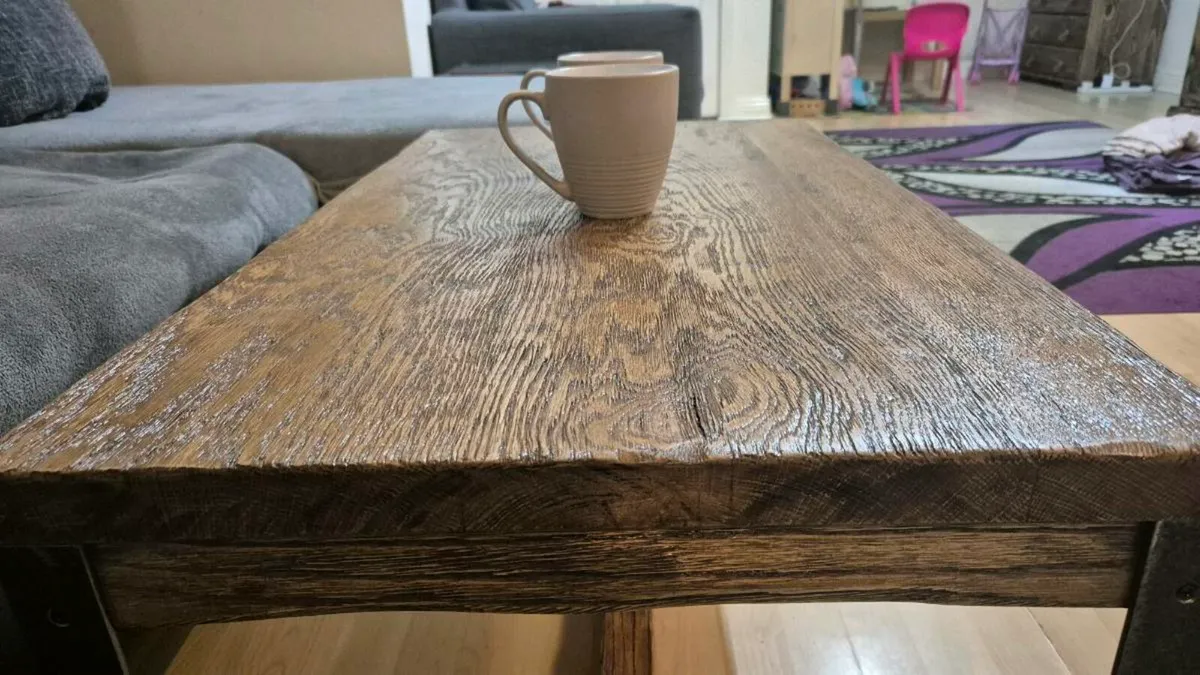 Loft-Retro-style coffee table made of 100% oak. - Image 3