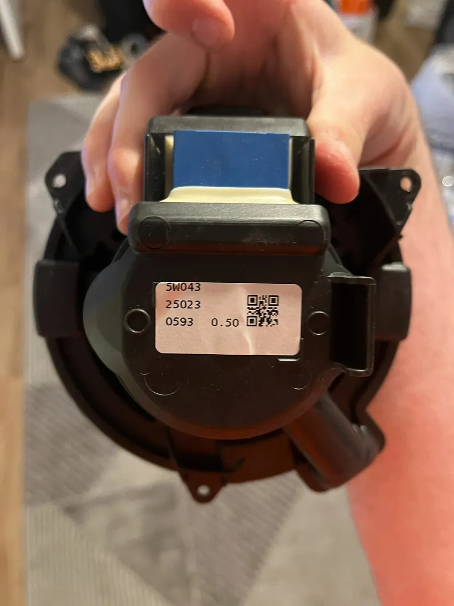 Blower motor brand new - Image 2