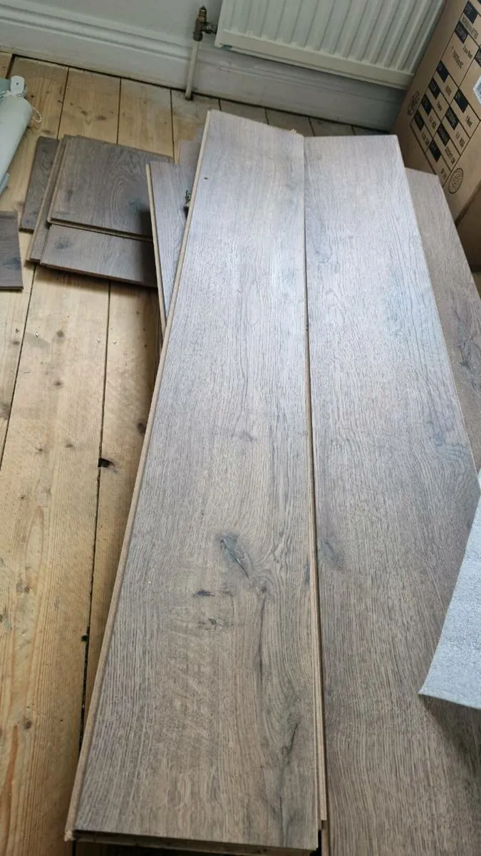 Laminate flooring with anderlay and scotia 8 sq m - Image 3