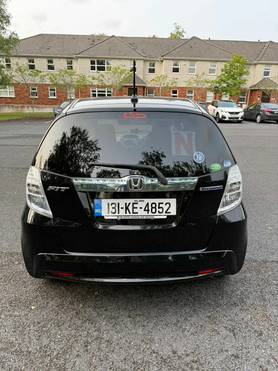 Honda Fit 2013 - Image 2