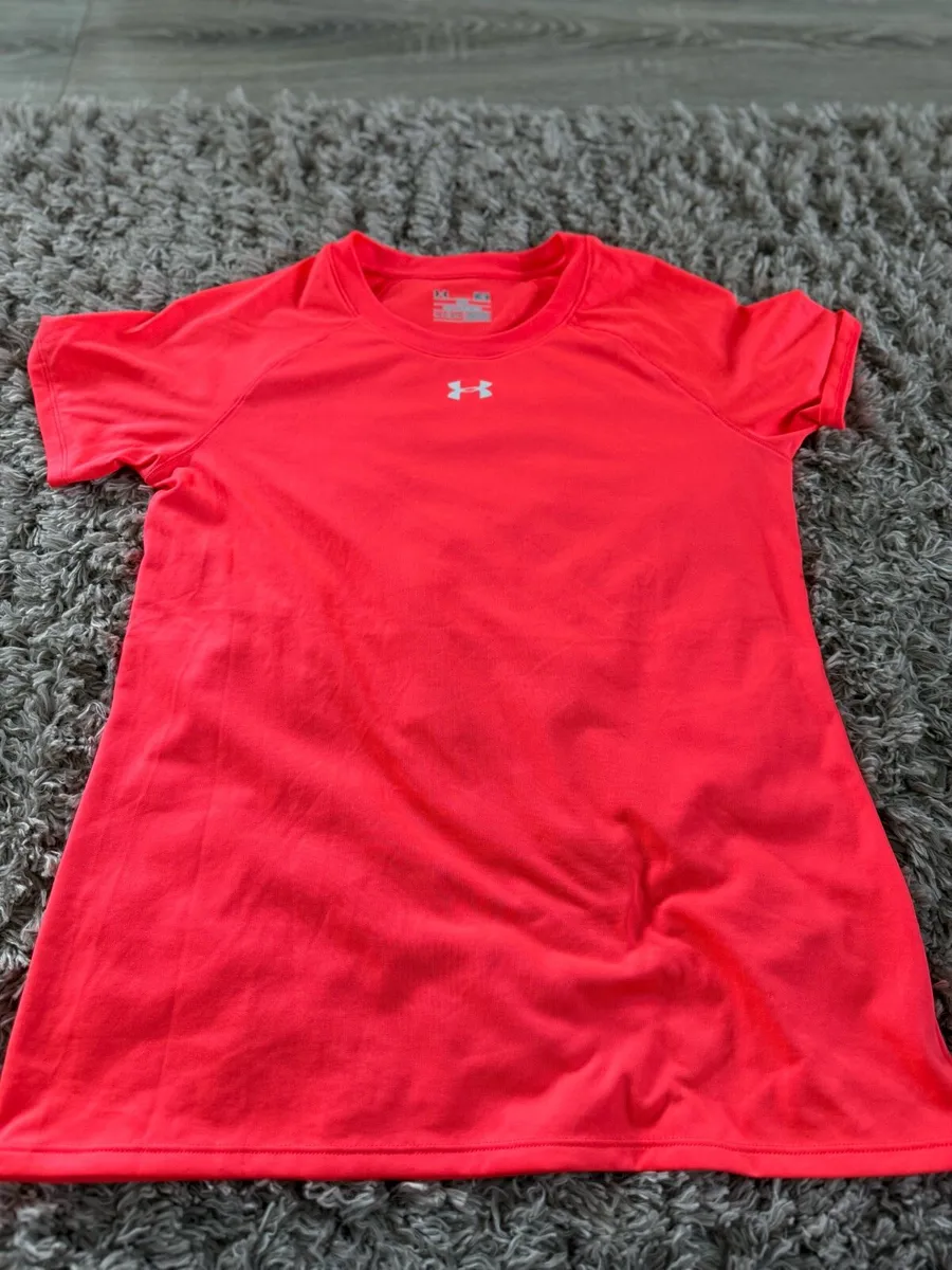 Under Armour Shirts each 10 Euro - Image 1