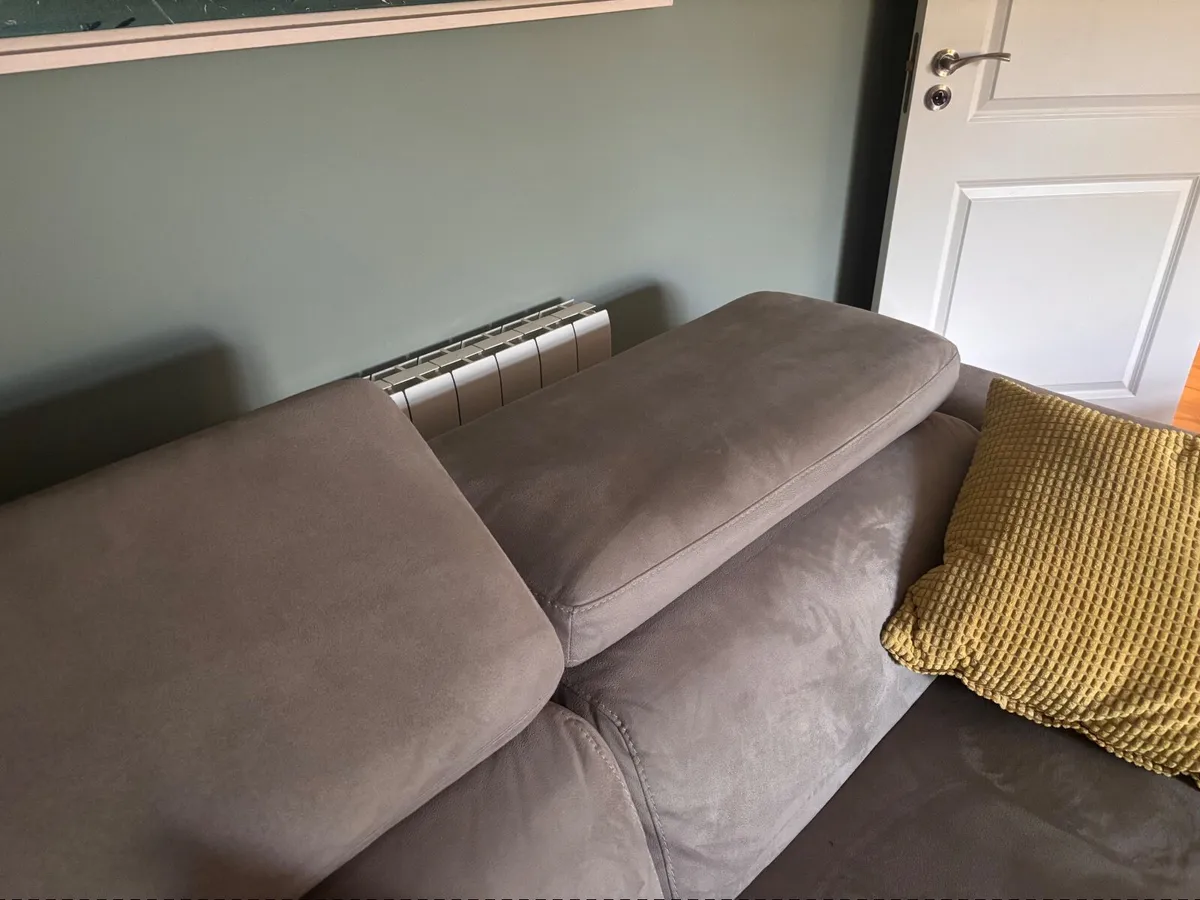 Sofa - Image 4