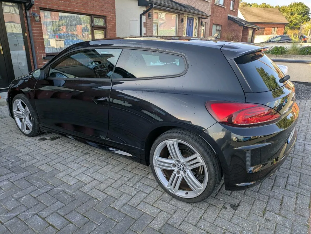 VW Scirocco R-Line 2.0tdi (DSG) - Image 2