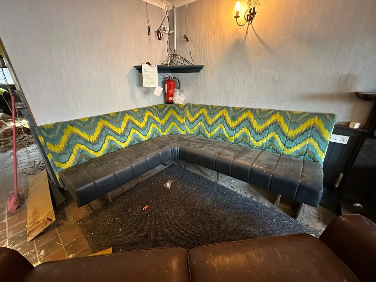 Pub seating - Image 1