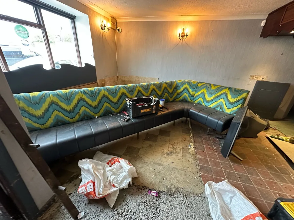 Pub seating - Image 2
