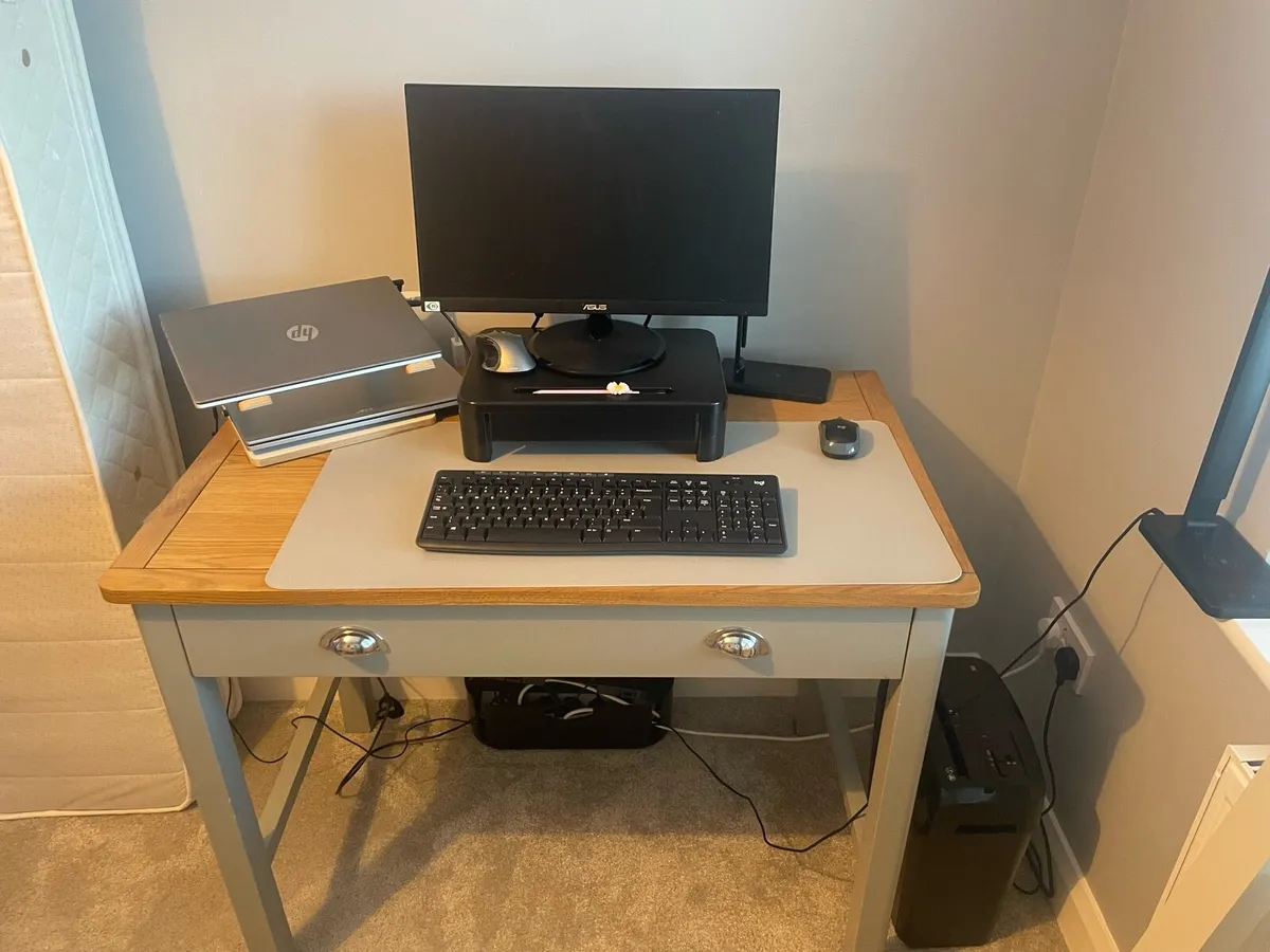 Home office desk - Image 1