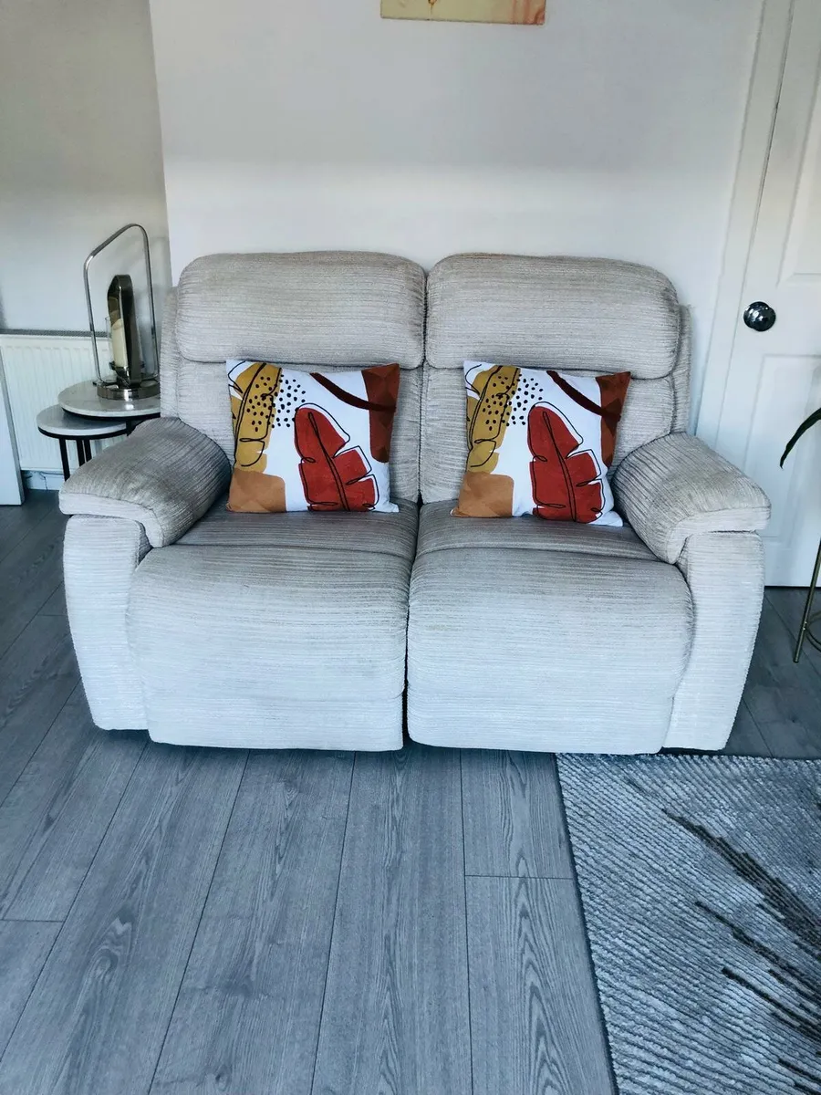 Suite of Furniture - 2 & 3 seater - Image 1