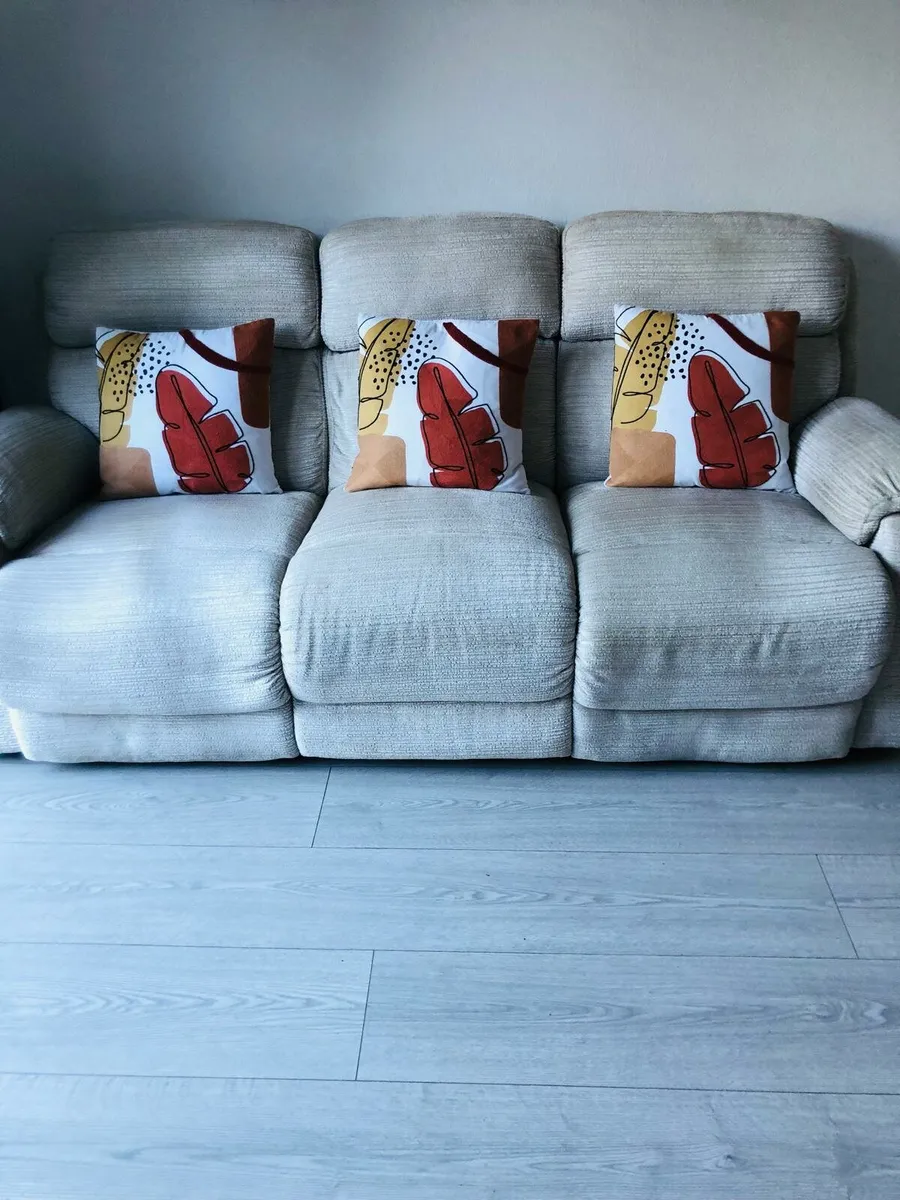 Suite of Furniture - 2 & 3 seater - Image 2