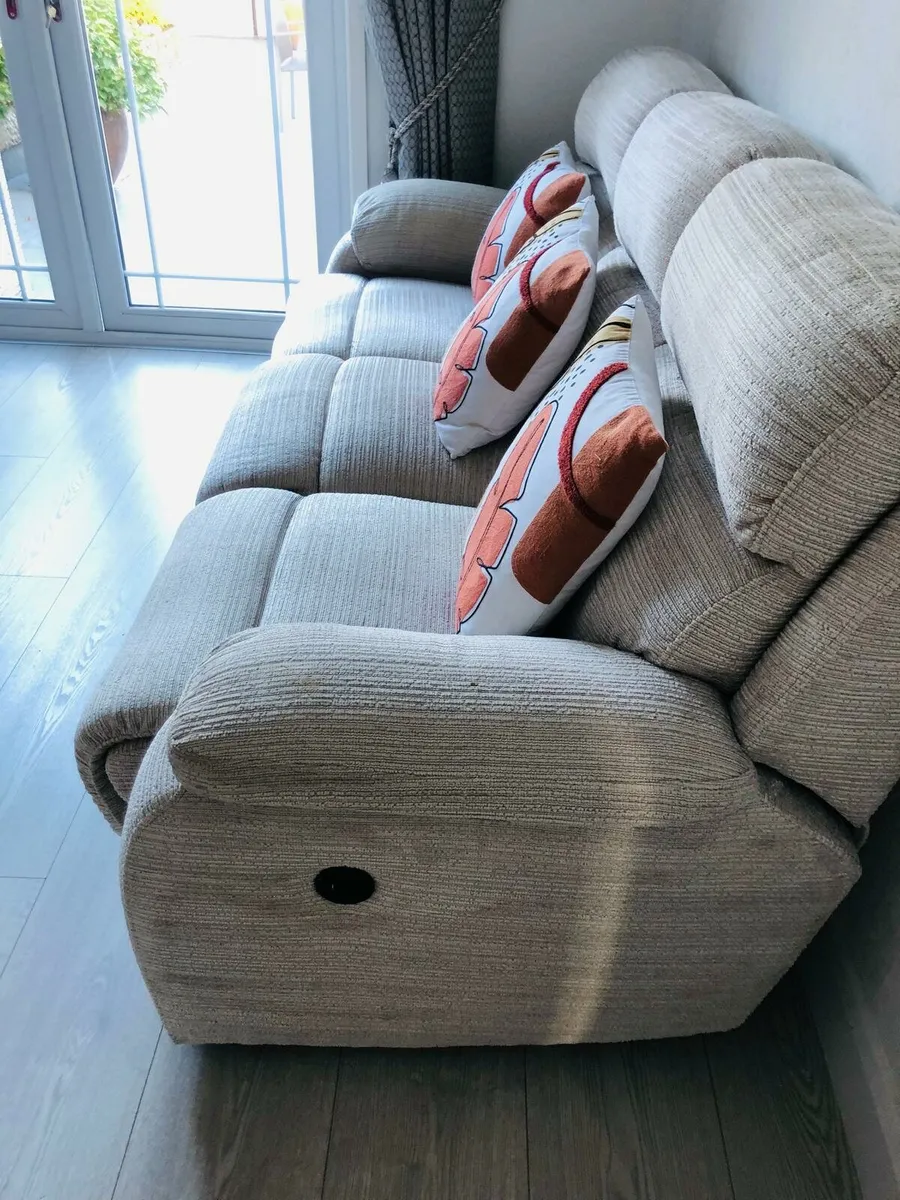 Suite of Furniture - 2 & 3 seater - Image 3