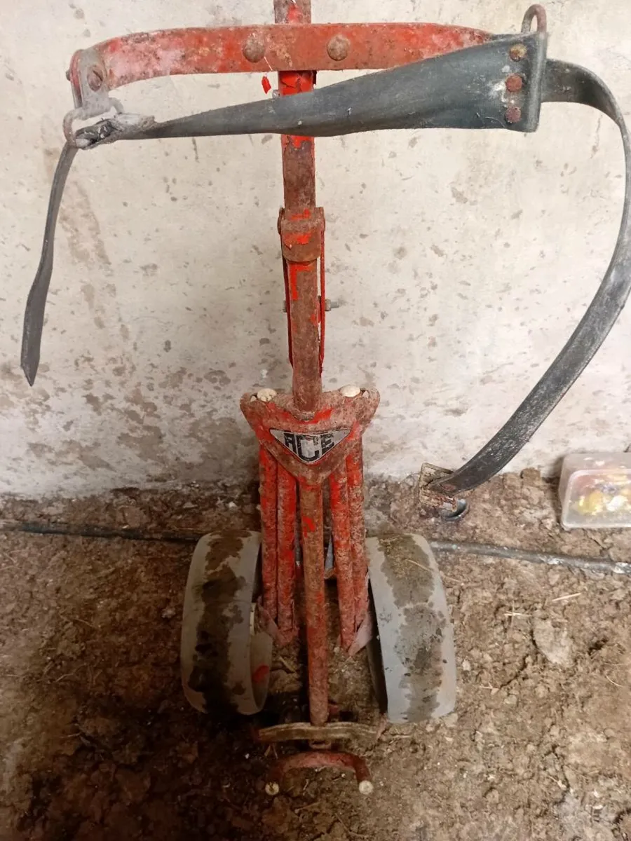 Vintage Ace Stowaway Golf Trolley - Image 2